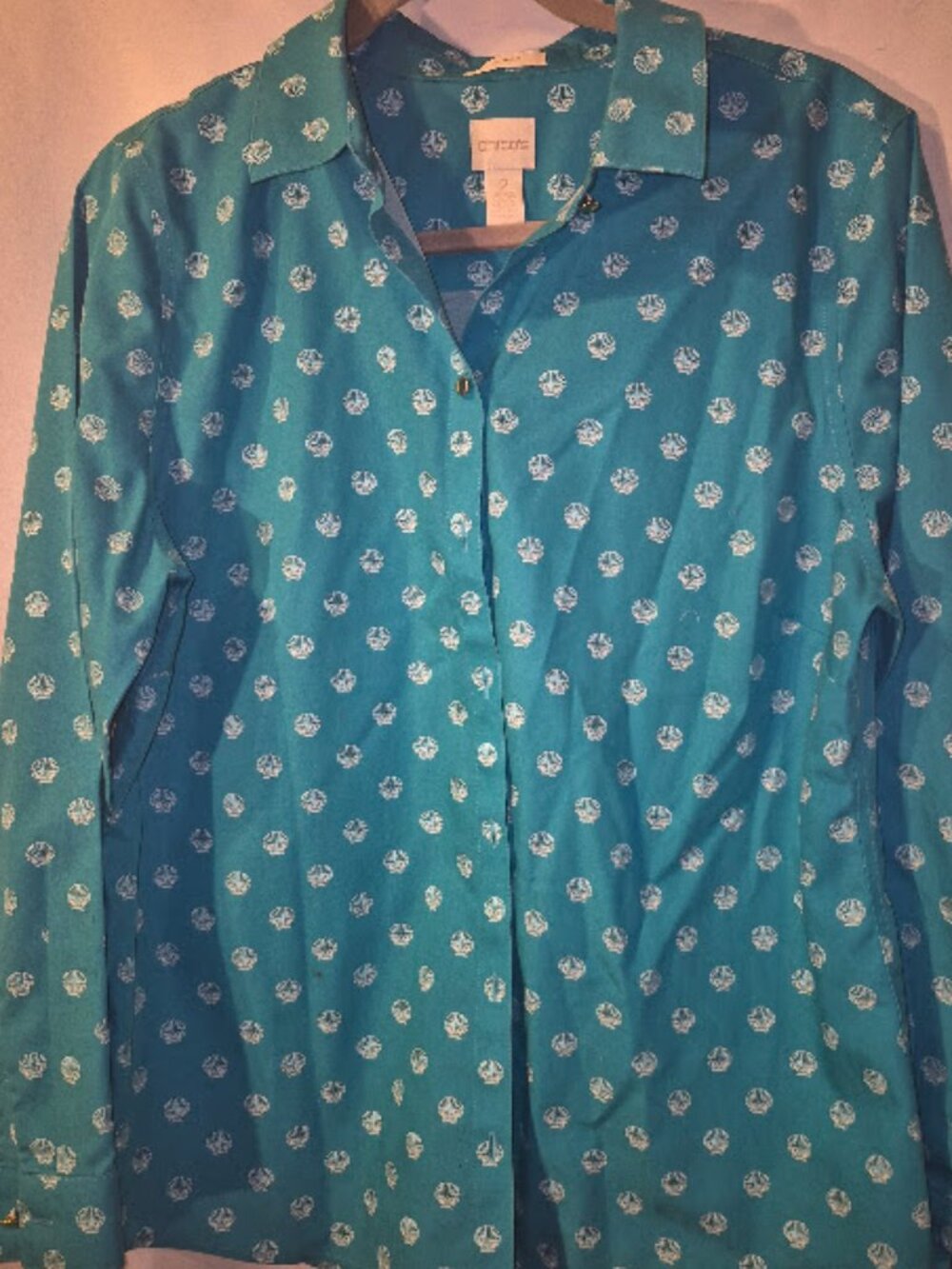CHICO'S Seashell Print No Iron Top - Size 2 / Large